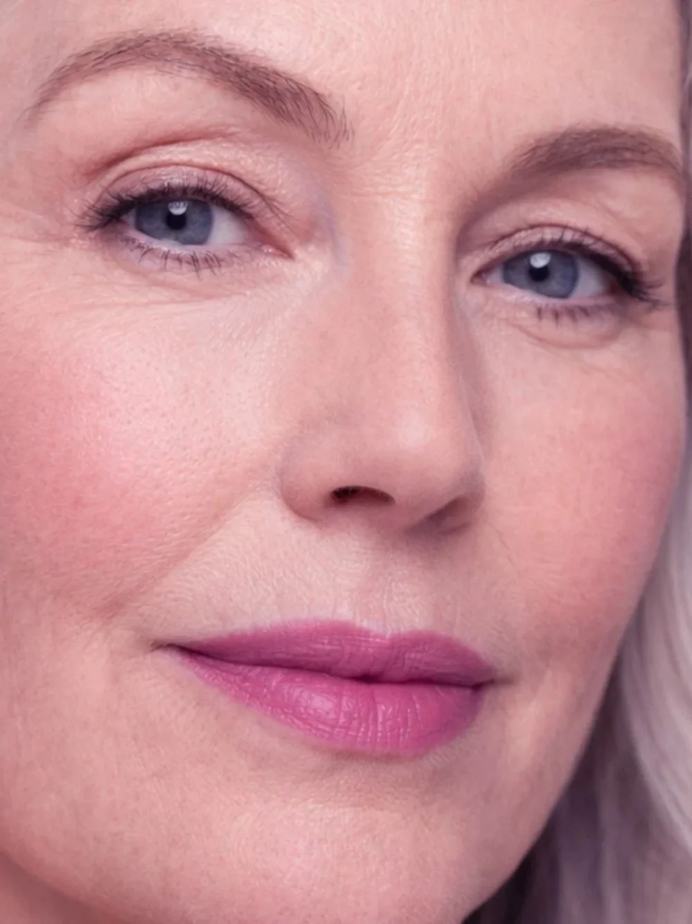 Softform Crème Lipstick in Dragon Fruit